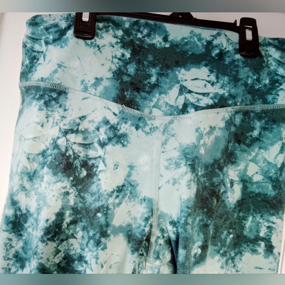 Old Navy Active Powerchill Leggings Tie Dye Extra High Rise Go Dry Sz-L - Picture 3 of 6